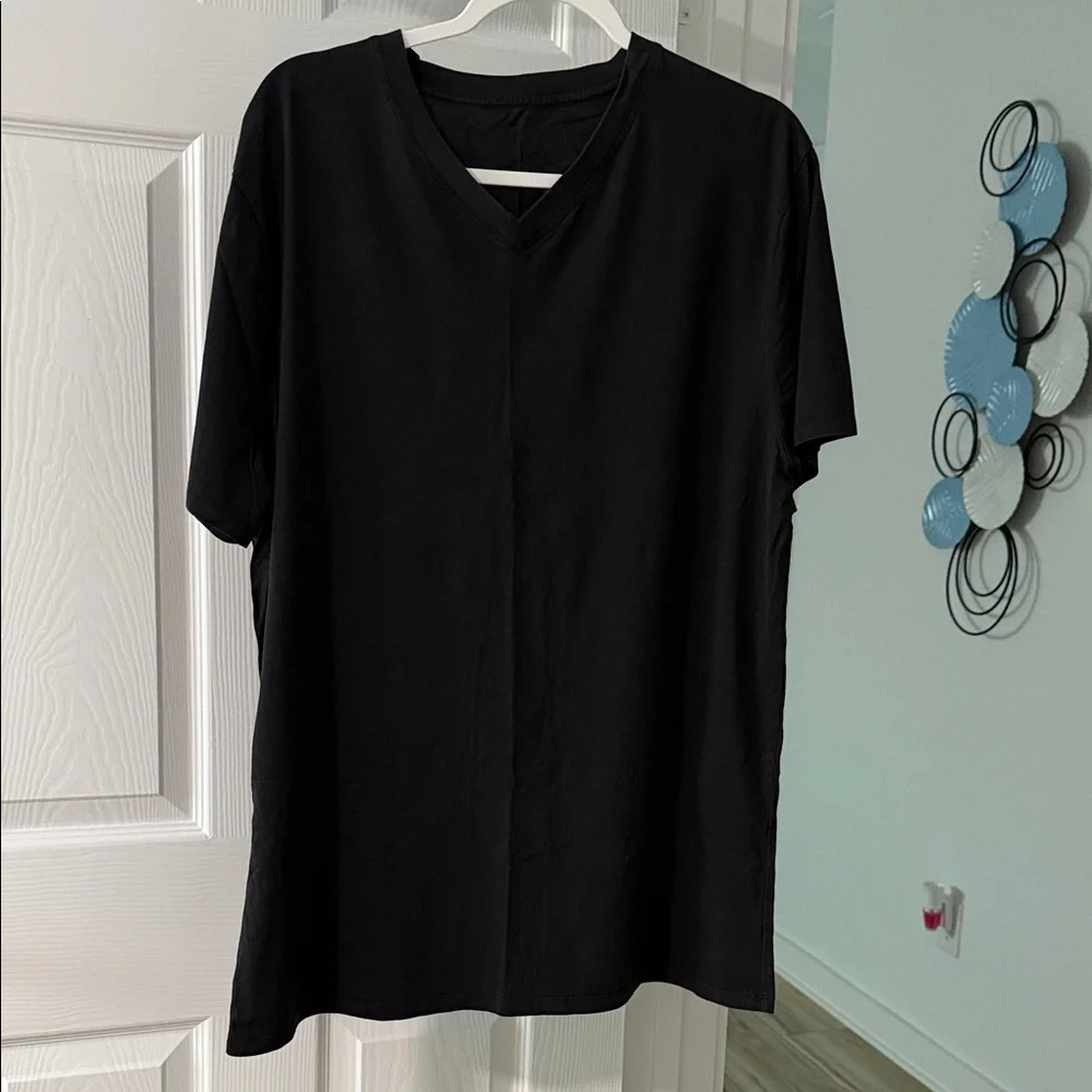Lululemon Black V-Neck T-Shirt - Picture 1 of 3